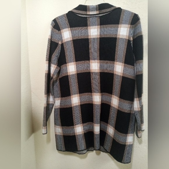 Absolutely Famous Black and Tan Plaid Blazer - Picture 9 of 9